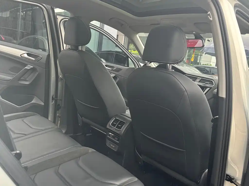Volkswagen Tiguan L 2019 — фото 11