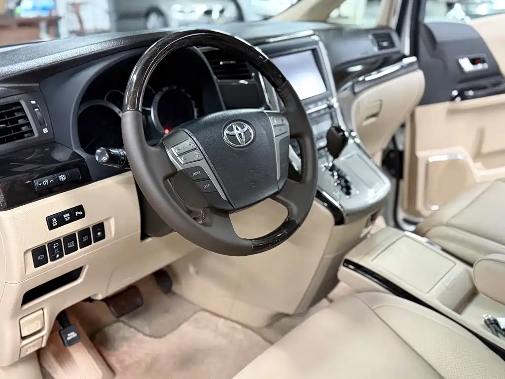 Toyota Alphard 2012 — фото 8