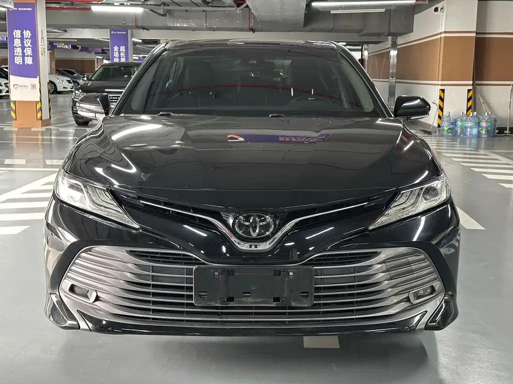Toyota Camry 2019 — фото 2