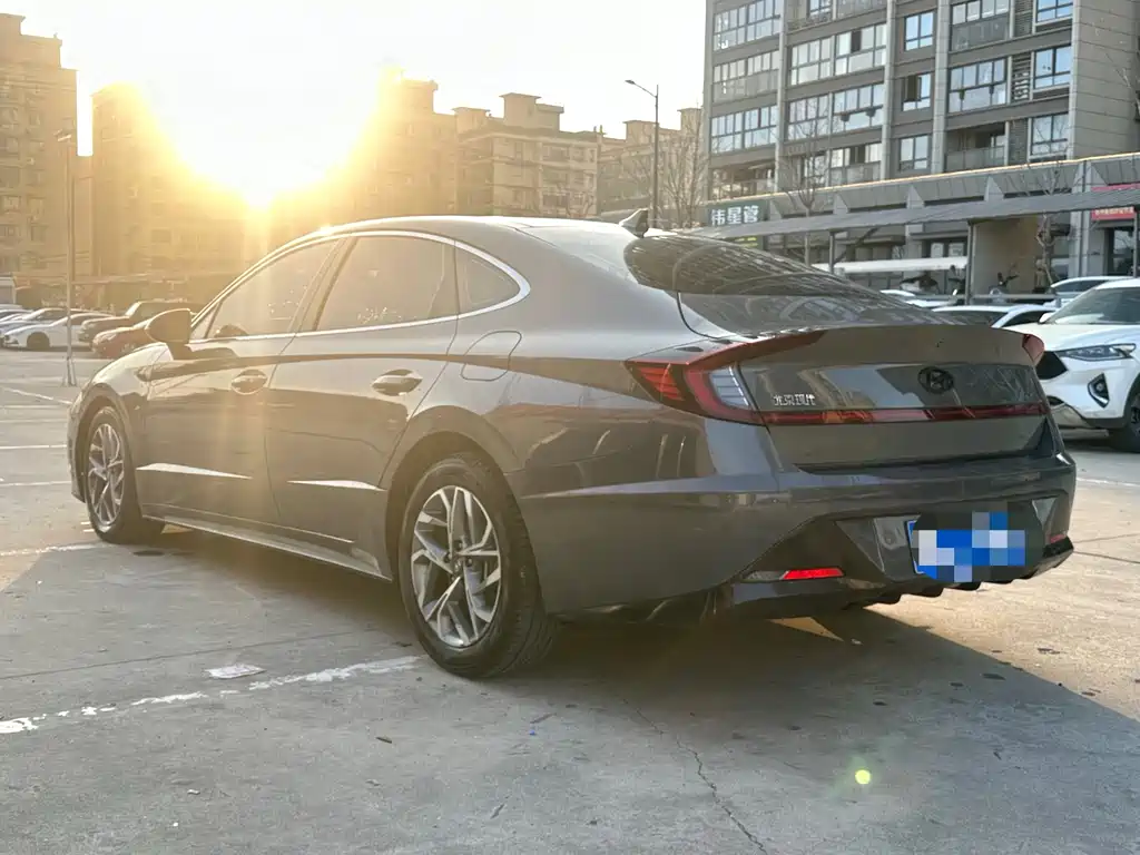 Hyundai Sonata 2022 — фото 14