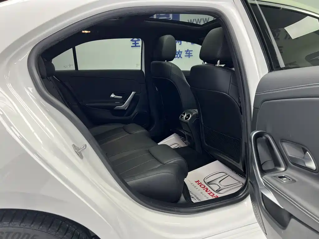 Mercedes-Benz A-Class 2023 — фото 10