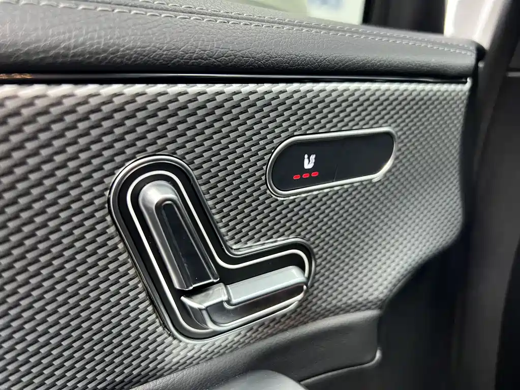 Mercedes-Benz A-Class 2023 — фото 11