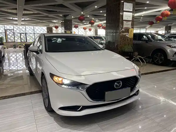Mazda 3 Axela 2022