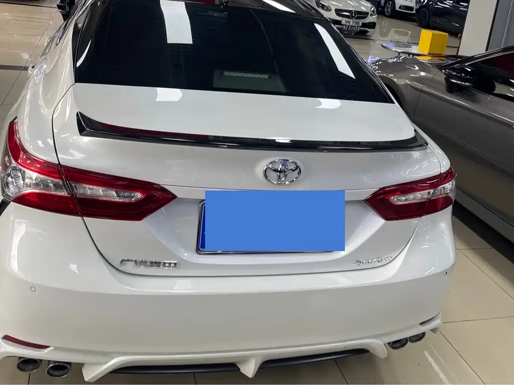 Toyota Camry 2022 — фото 16