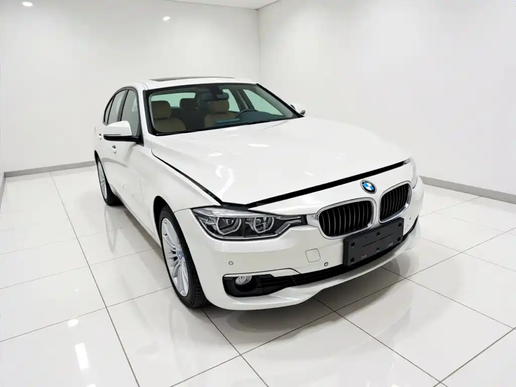BMW 3 Series 2018 — фото 20