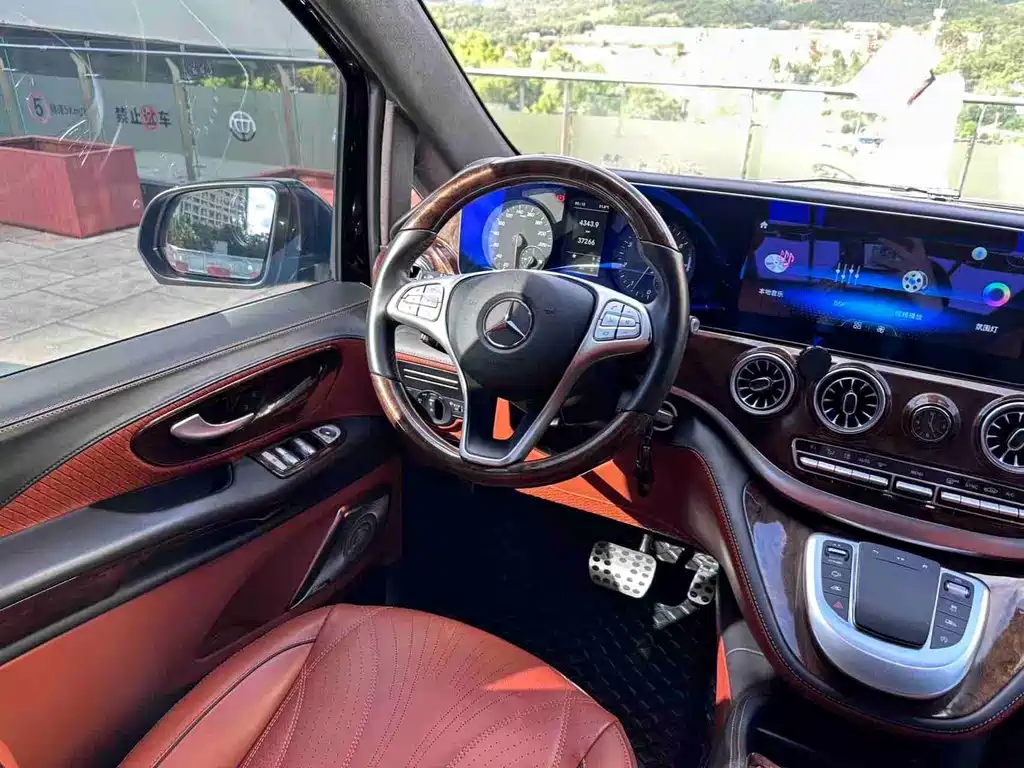 Mercedes-Benz Vito 2023 — фото 16