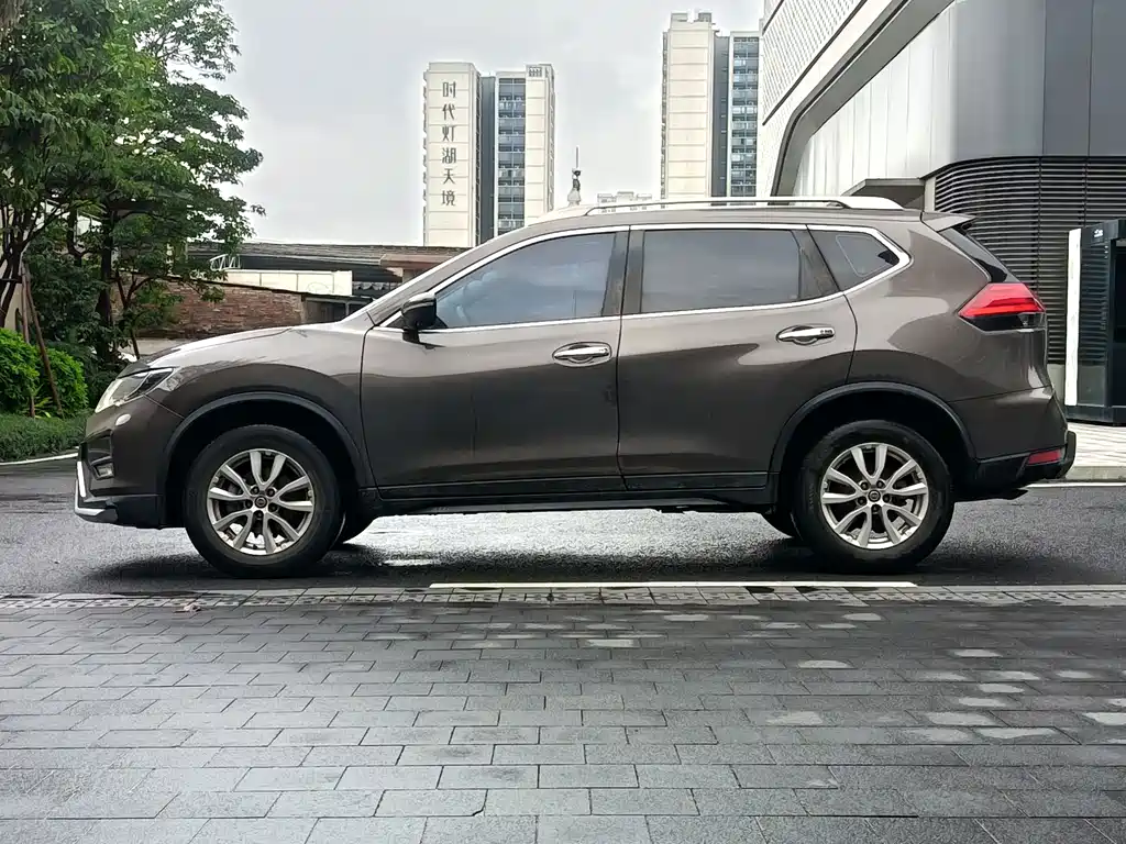 Nissan X-Trail 2018 — фото 9