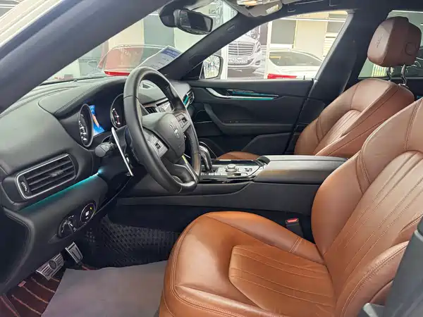 Maserati Levante 2021
