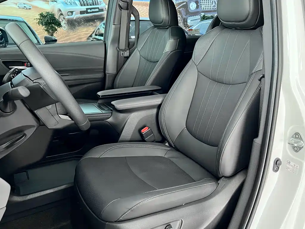 Toyota Sienna 2025