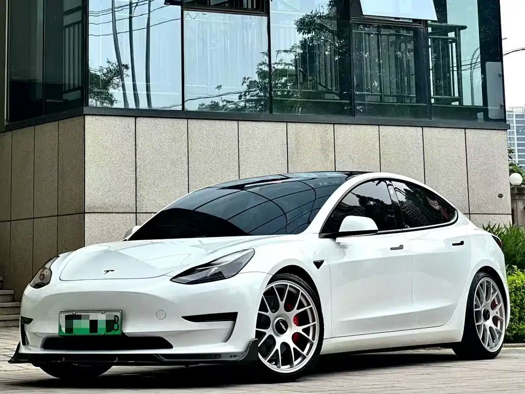 Tesla Model 3 2021 — фото 1