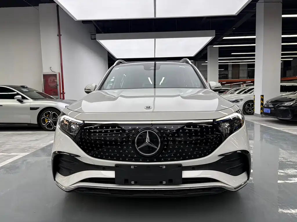Mercedes-Benz EQB 2026