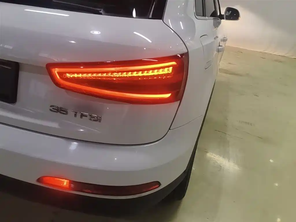 Audi Q3 2016 — фото 8