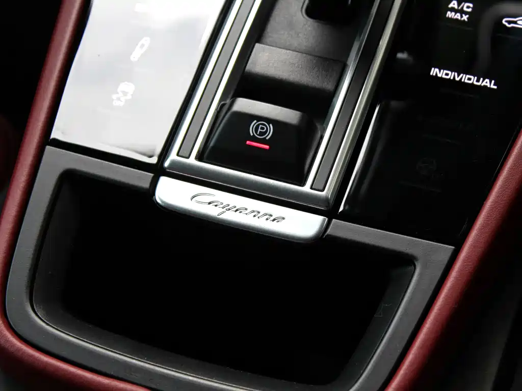 Porsche Cayenne 2019 — фото 15
