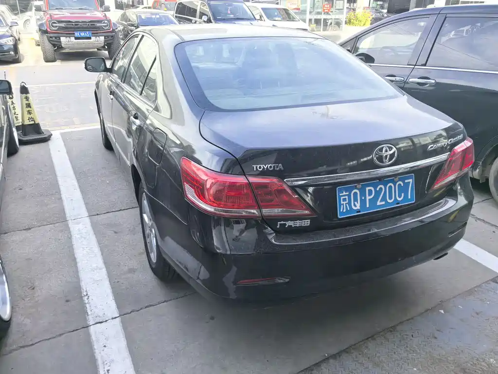 Toyota Camry 2015 — фото 10