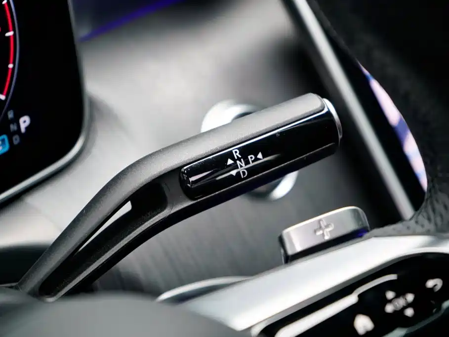 Mercedes-Benz C-Class 2023 — фото 19