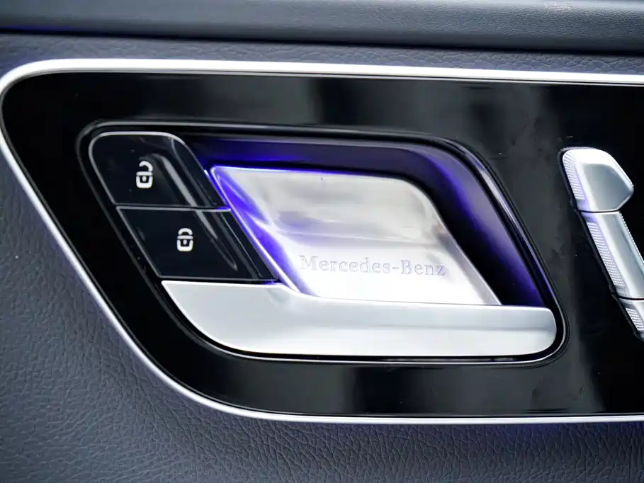 Mercedes-Benz C-Class 2023 — фото 29