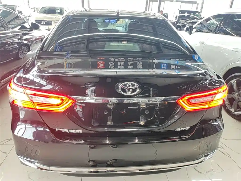 Toyota Camry 2023 — фото 6