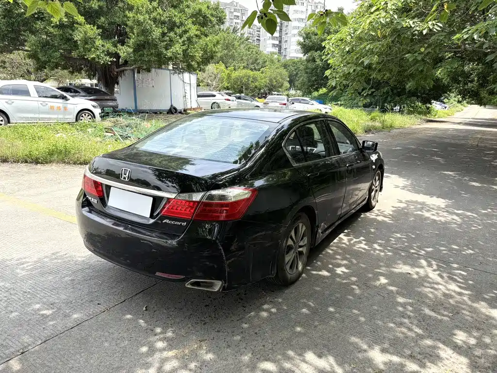 Honda Accord 2016 — фото 12