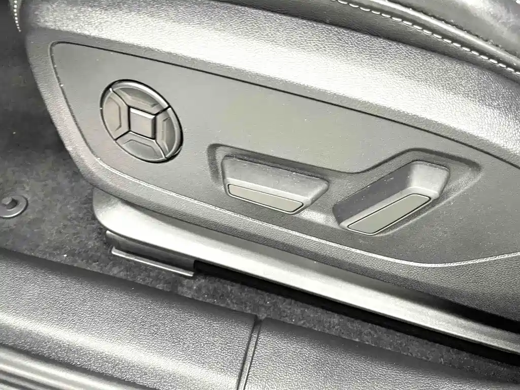 Audi A3 2023 — фото 14