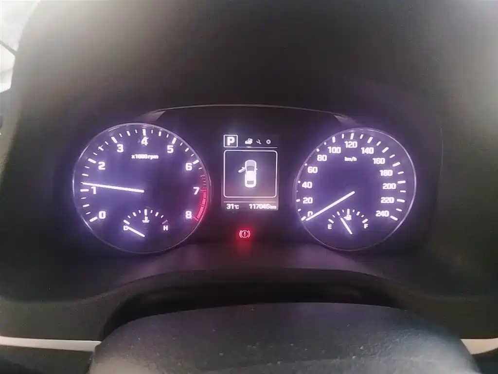 Hyundai Elantra 2017 — фото 12