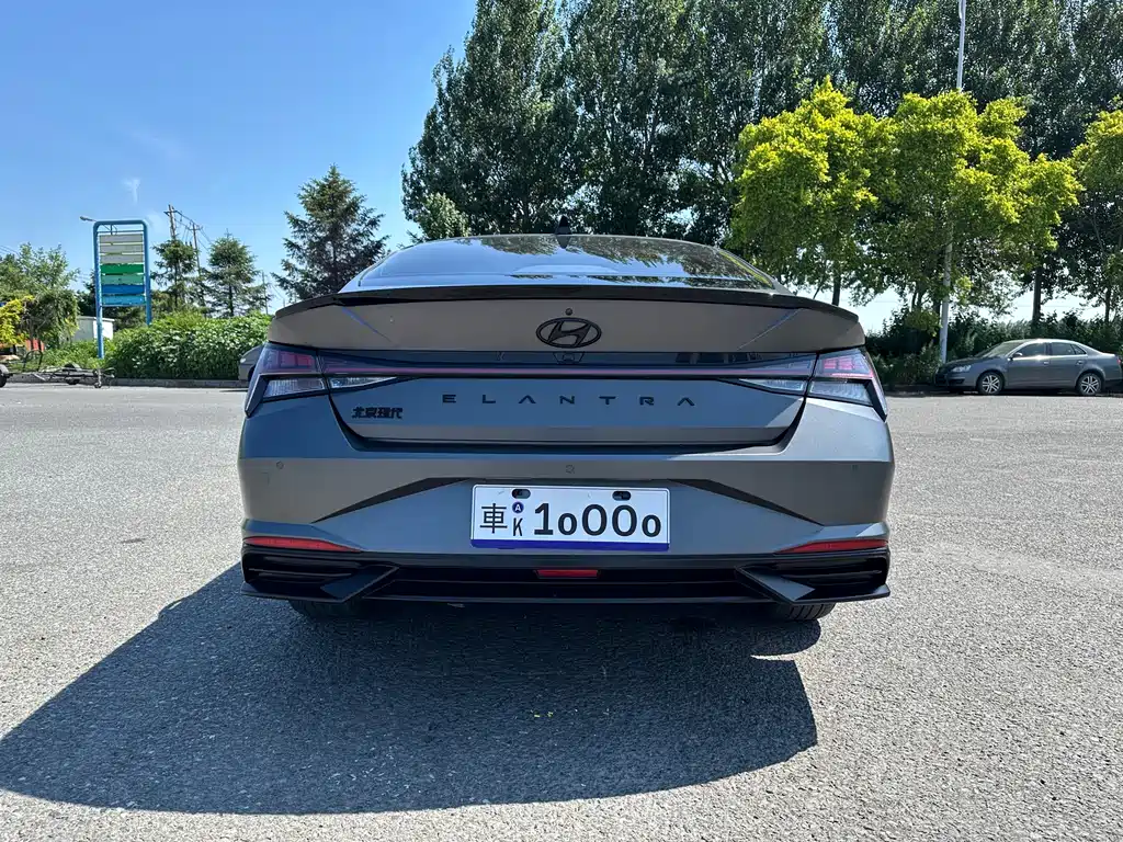 Hyundai Elantra 2023