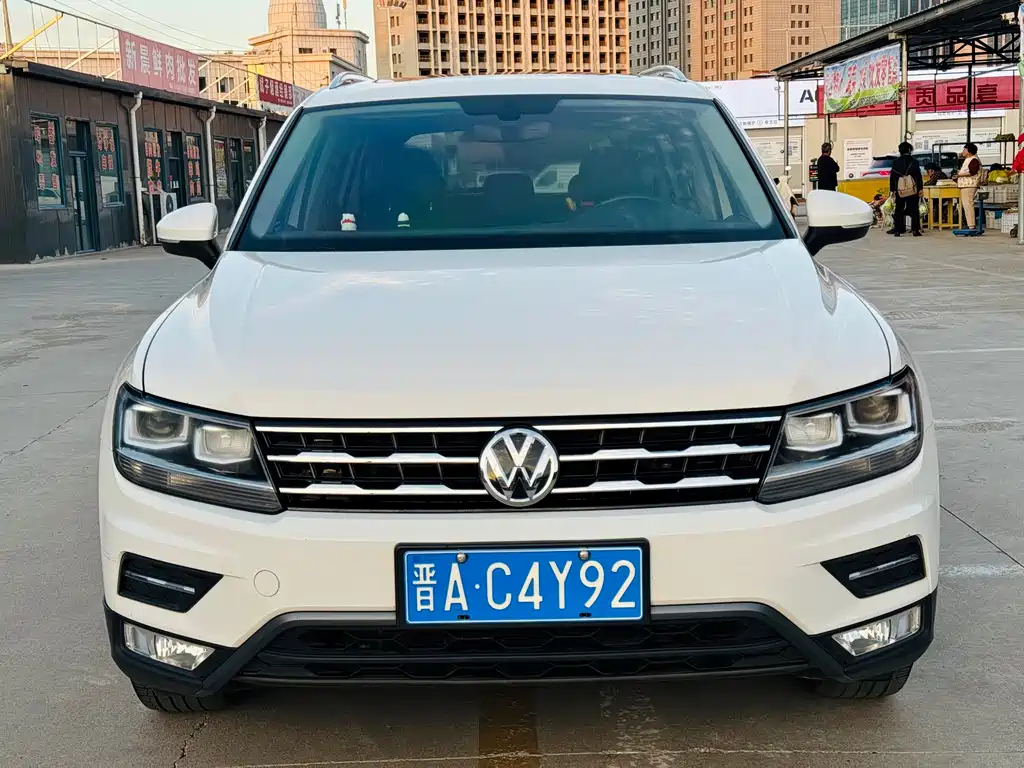 Volkswagen Tiguan L 2018 — фото 2