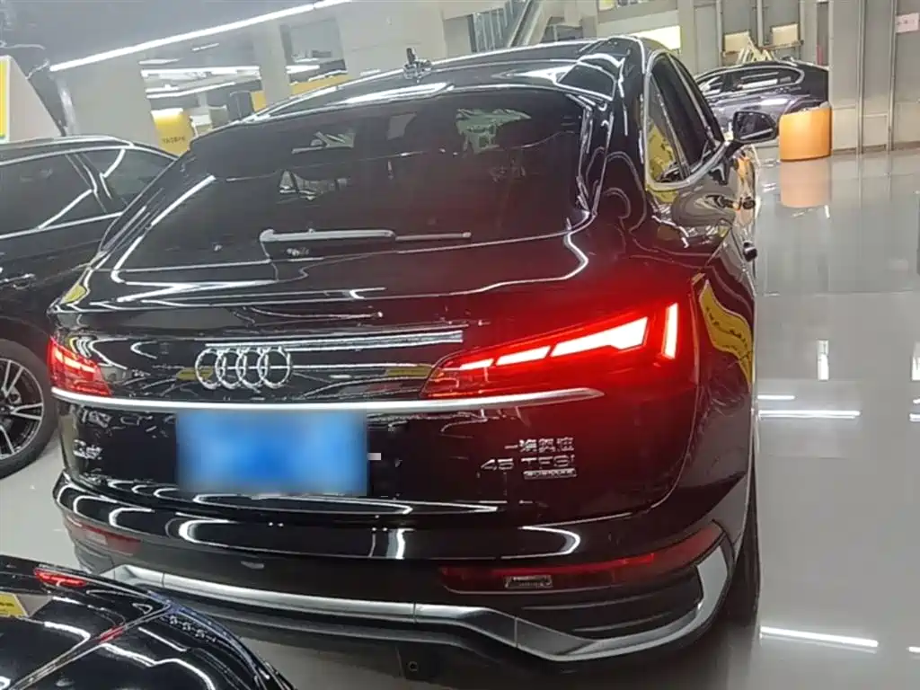 Audi Q5L Sportback 2021 — фото 6