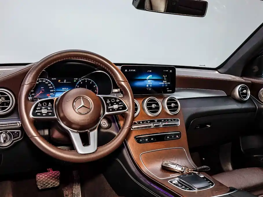 Mercedes-Benz GLC 2020 — фото 21