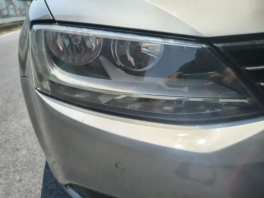 Volkswagen Sagitar 2013