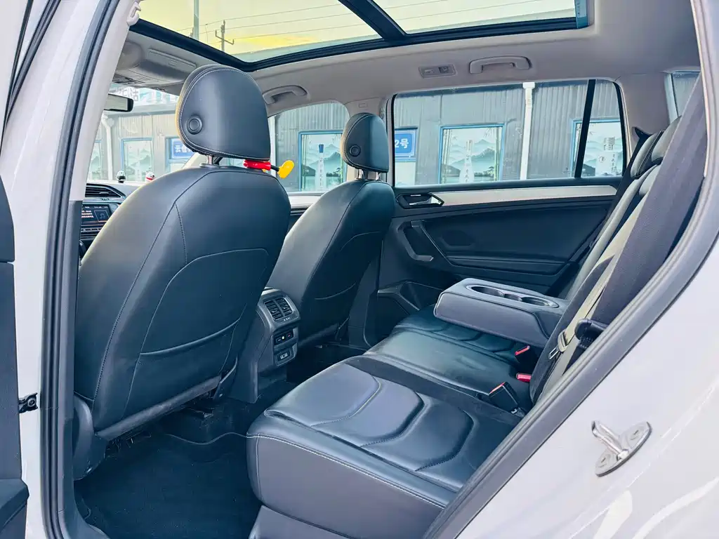 Volkswagen Tiguan L 2018 — фото 5