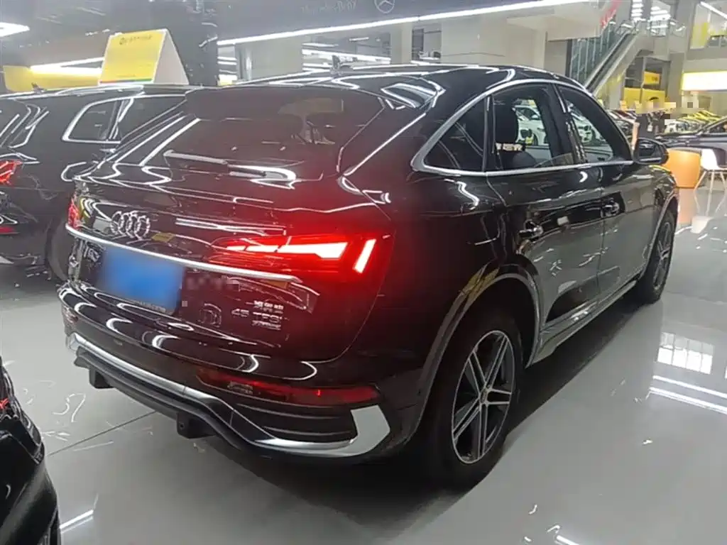 Audi Q5L Sportback 2021 — фото 7