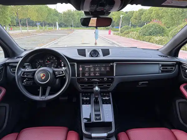 Porsche Macan 2023