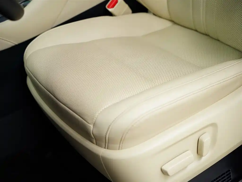 Toyota Alphard 2023 — фото 27
