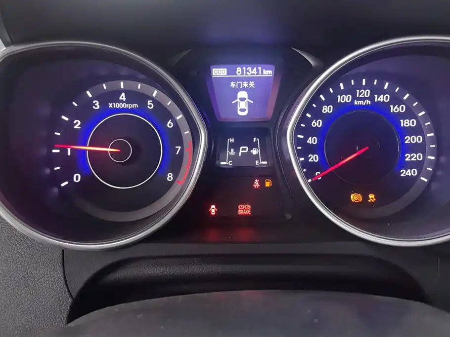Hyundai Elantra Langdong 2017 — фото 14