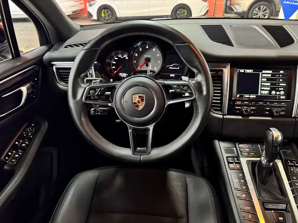 Porsche Macan 2016 — фото 16