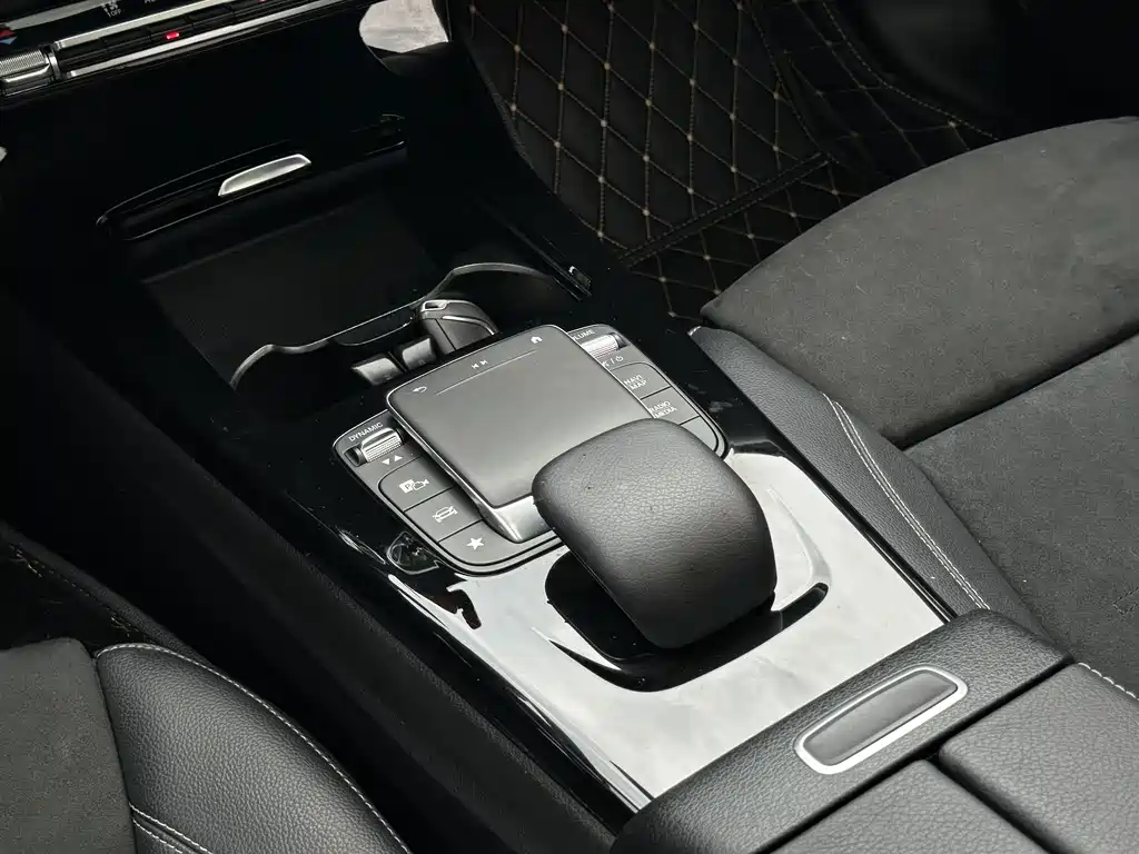 Mercedes-Benz A-Class 2023 — фото 14