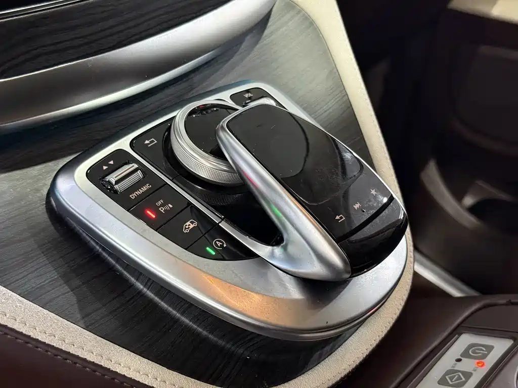 Mercedes-Benz V-Class 2020 — фото 15