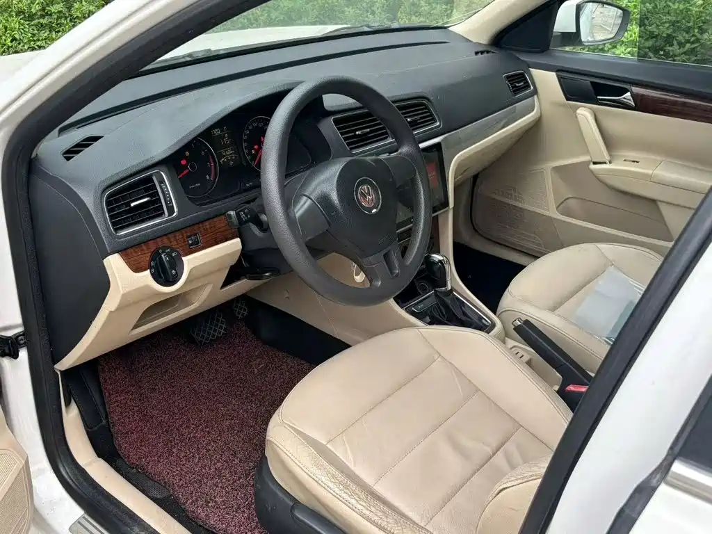 Volkswagen Lavida 2014