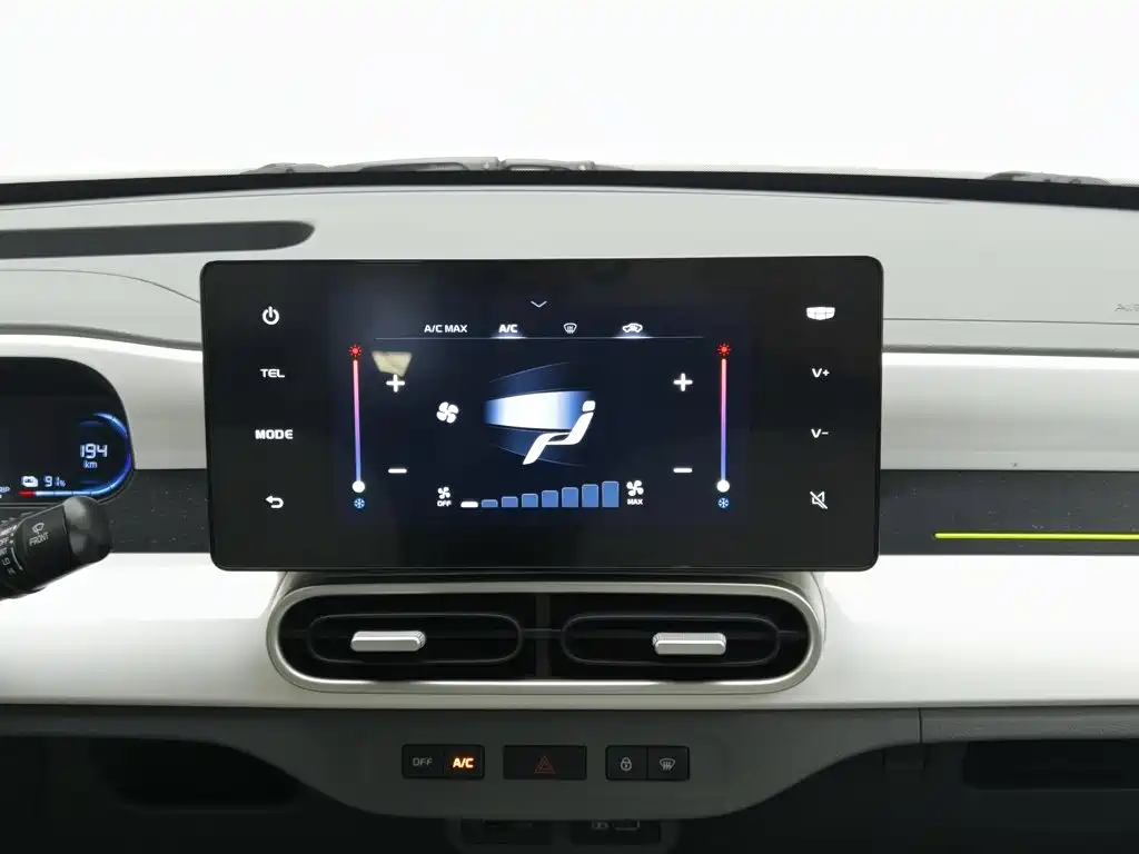 Geely Galaxy Panda 2025 — фото 12