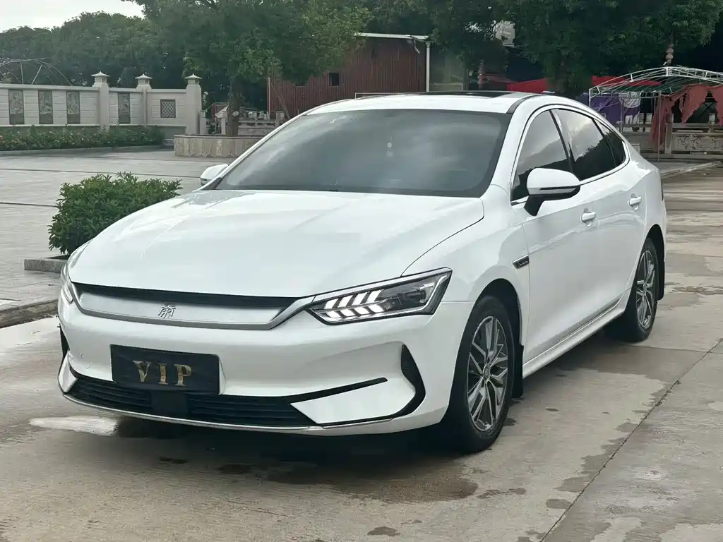 BYD Qin PLUS 2023 — фото 1