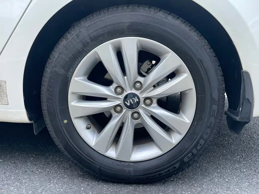 Kia K4 2015 — фото 10