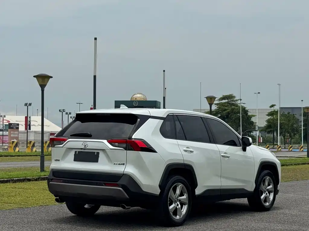 Toyota RAV4 2023