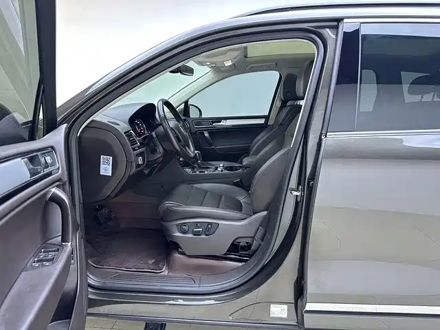 Volkswagen Touareg 2018 — фото 12