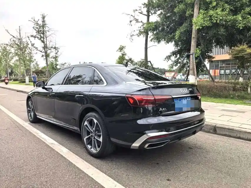 Audi A4L 2020 — фото 11