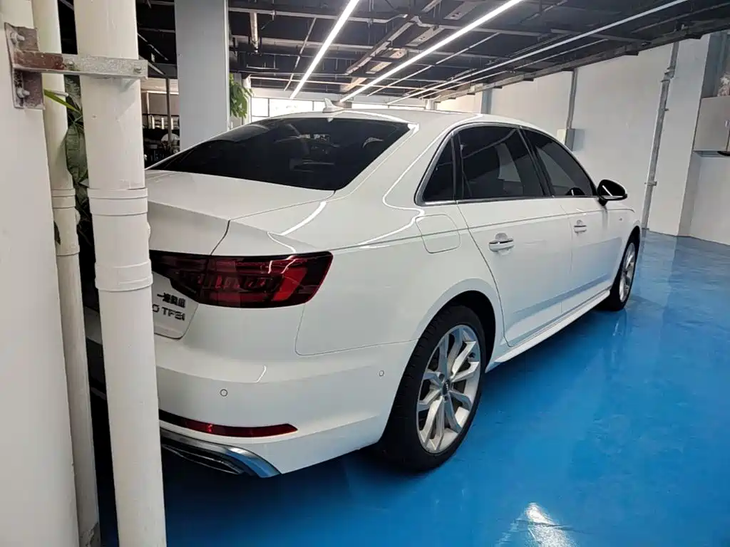 Audi A4L 2019