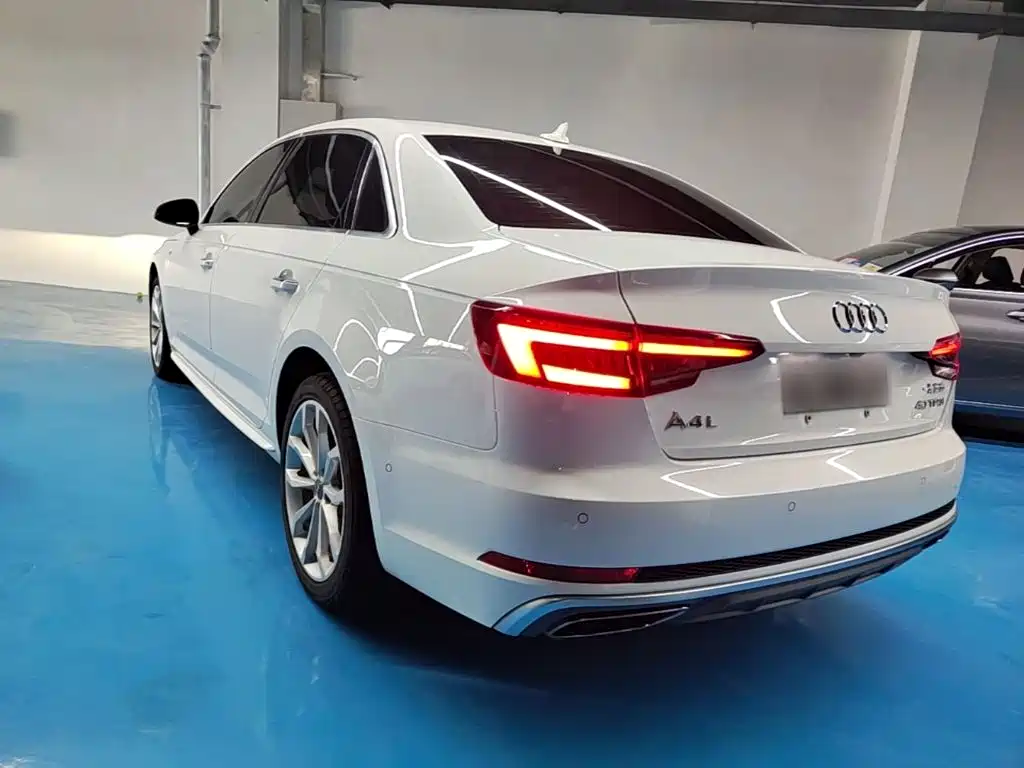 Audi A4L 2019