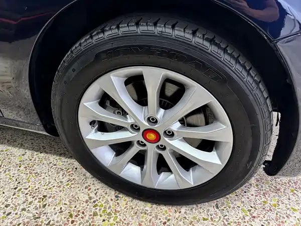 Hongqi H7 2015