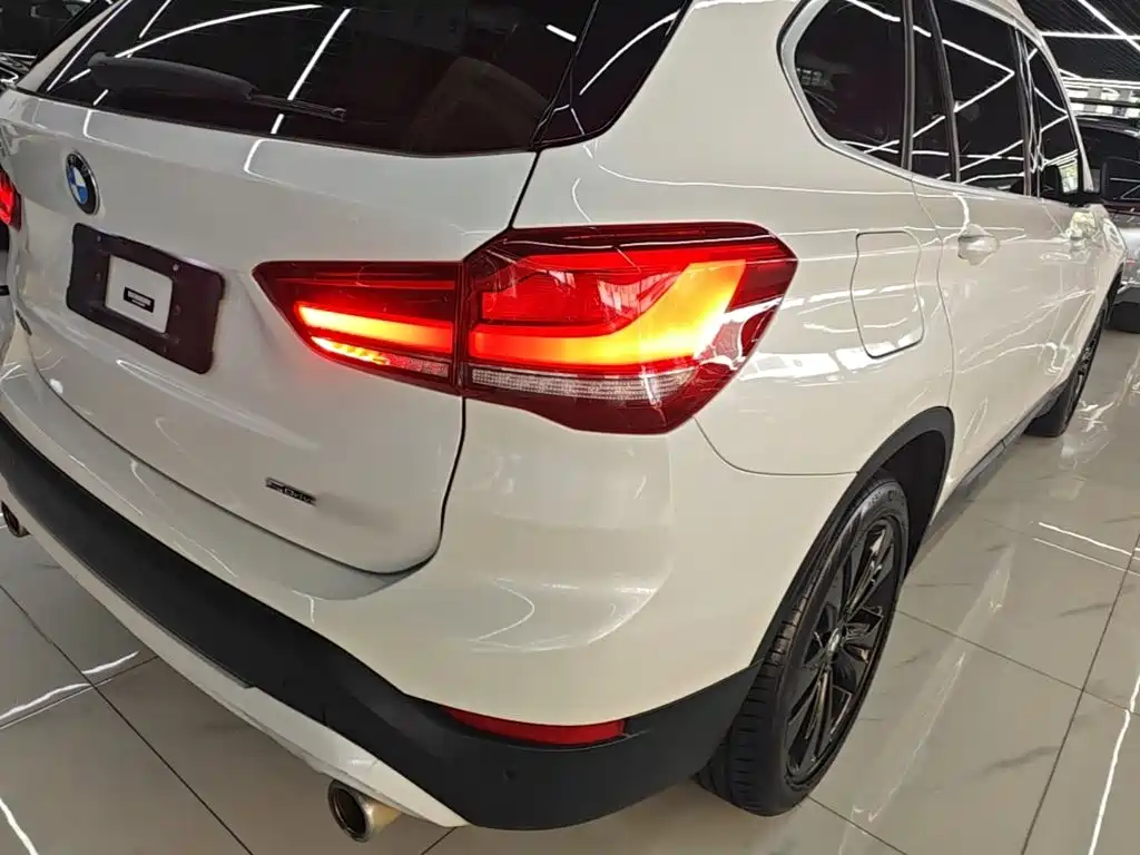 BMW X1 2022 — фото 8