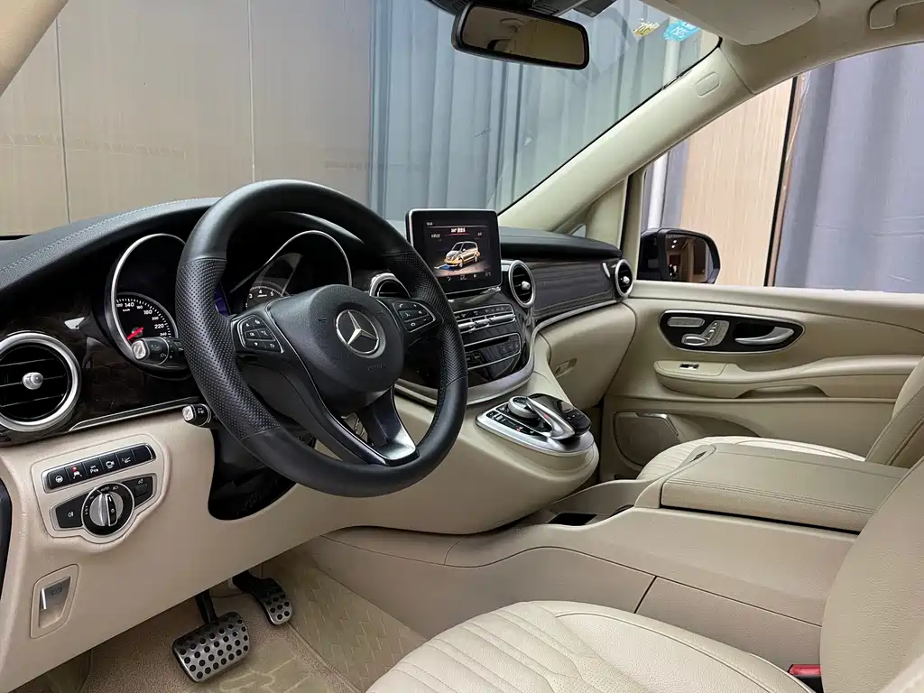 Mercedes-Benz V-Class 2017 — фото 4