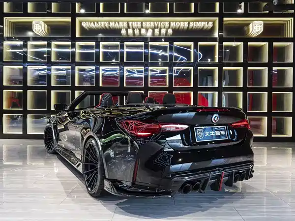 BMW M4 2025